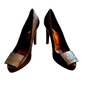 Calvin Klein Womens Leather Almond Toe Pump Heels Size 7US Brown